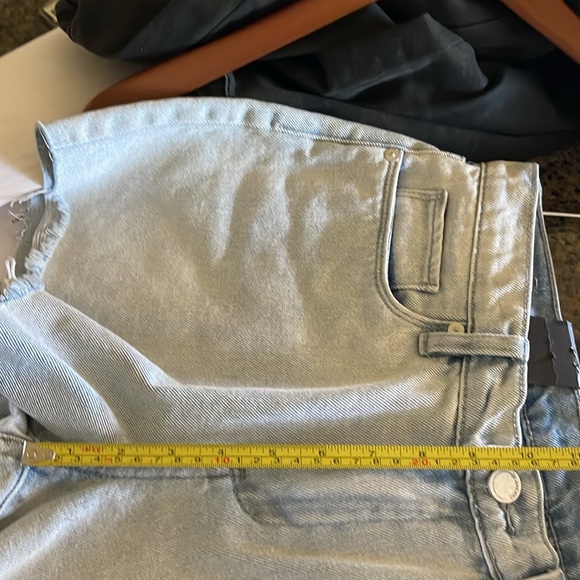 BLANKNYC The Essex Classic Distressed Denim Short sz 29 - Picture 8 of 9